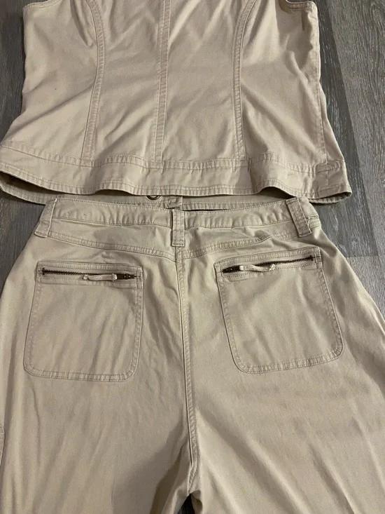 Chico's Matching Set - Beige Utility Zip Sleeveless Vest and Matching Pants - Picture 10 of 10